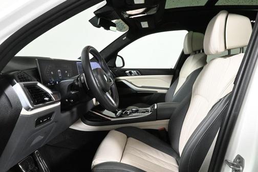 2024 BMW X7 M60i