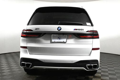 2024 BMW X7 M60i