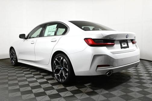 2025 BMW 330 i xDrive