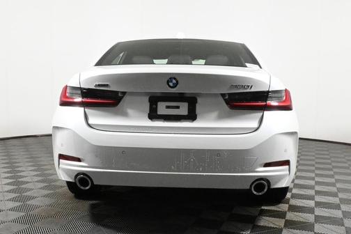 2025 BMW 330 i xDrive