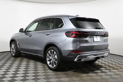 Gray 2026 BMW X5 xDrive40i