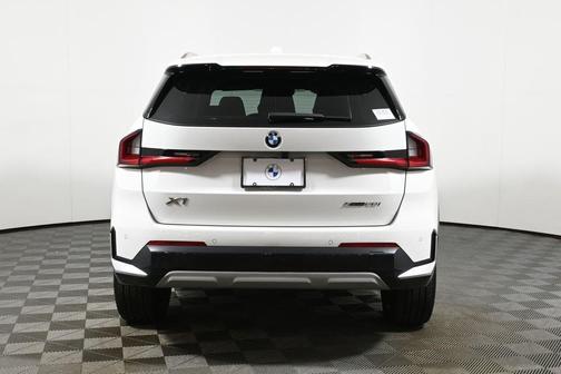 Alpine White 2025 BMW X1 xDrive28i