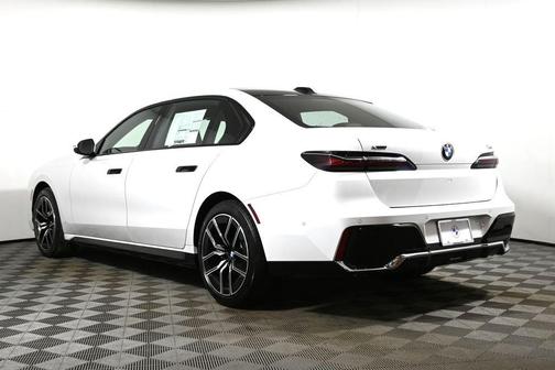 2026 BMW 740 i xDrive