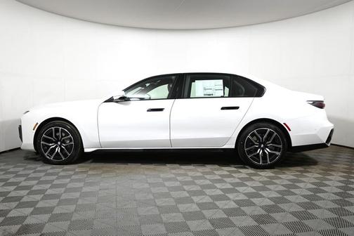 2026 BMW 740 i xDrive