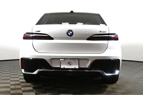 2026 BMW 740 i xDrive