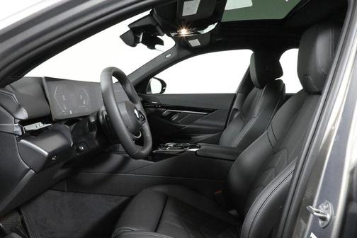 2025 BMW 530 i xDrive