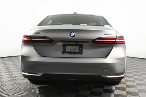 2025 BMW 530 i xDrive