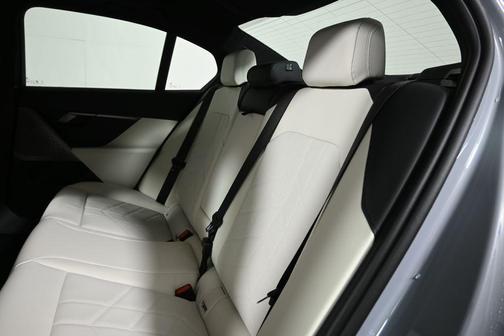 2026 BMW 530 i xDrive