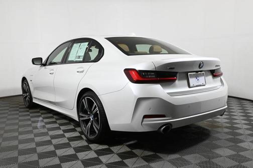 2023 BMW 330e xDrive