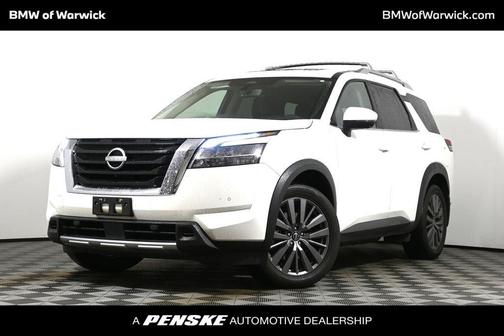 White 2024 Nissan Pathfinder SL