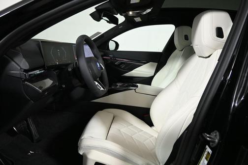 2026 BMW 550e xDrive