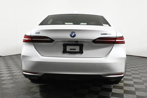 2025 BMW i5 xDrive40