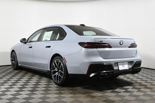 2026 BMW 760 760i xDrive