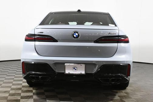 2026 BMW 760 760i xDrive