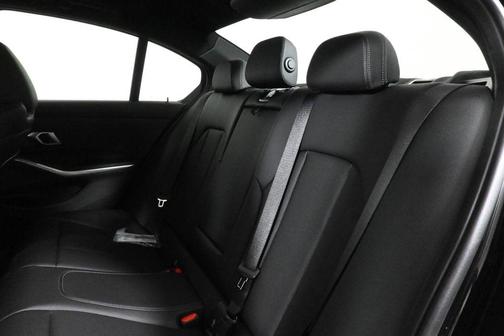 2025 BMW 330 i xDrive