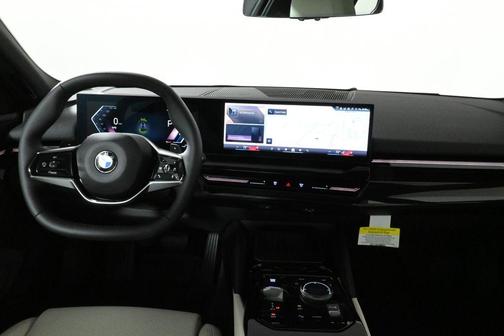 2025 BMW 530 i xDrive