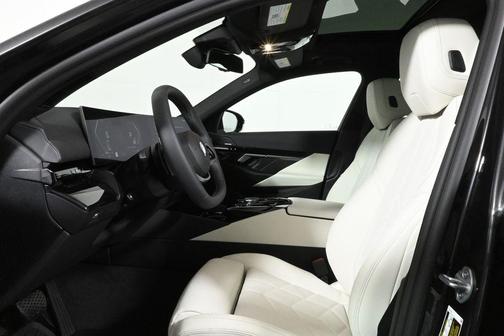 2025 BMW 530 i xDrive