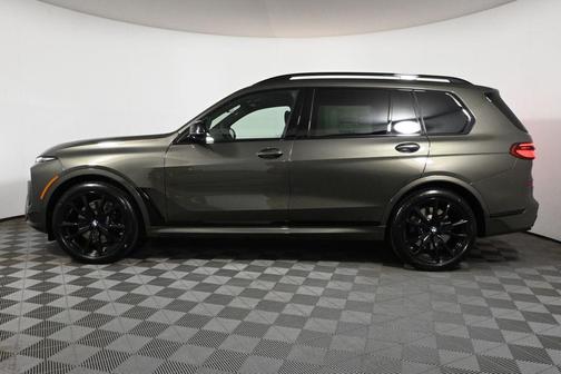 2025 BMW X7 M60i