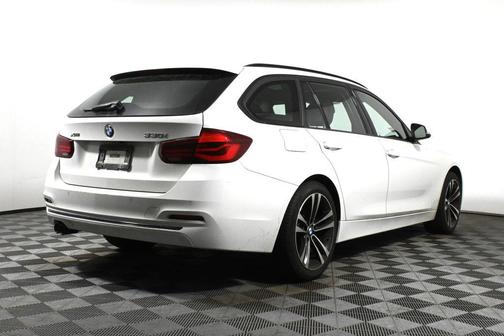 2018 BMW 330 i xDrive