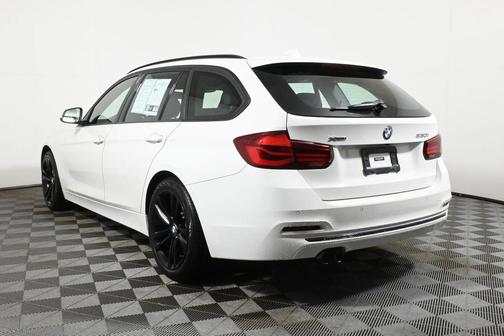2018 BMW 330 i xDrive
