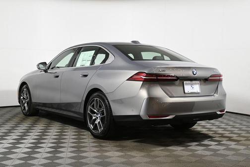 2026 BMW 530 i xDrive