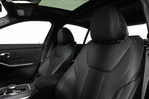 2025 BMW 330 i xDrive