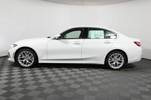 2025 BMW 330 i xDrive