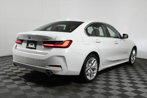 2025 BMW 330 i xDrive
