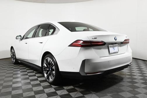 2026 BMW 530 i xDrive