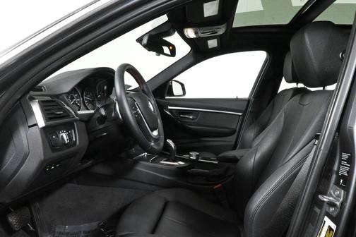 2019 BMW 330 i xDrive