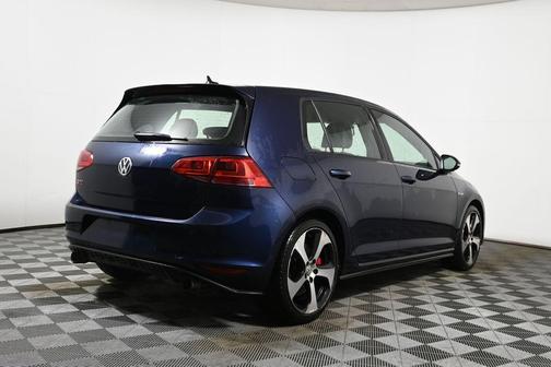 2017 Volkswagen Golf GTI SE 4-Door