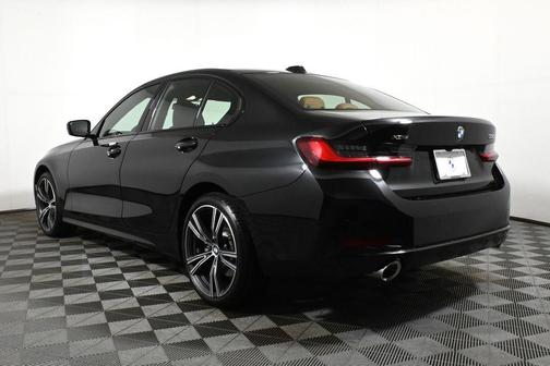 2023 BMW 330 i xDrive