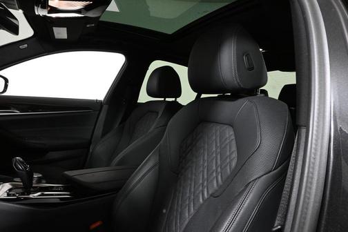 Dark Graphite Metallic 2023 BMW 530 i xDrive