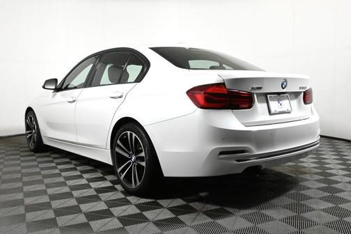 2018 BMW 330 i xDrive