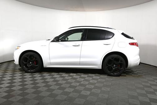 Alfa White 2022 Alfa Romeo Stelvio Veloce