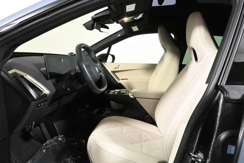 2025 BMW iX xDrive50