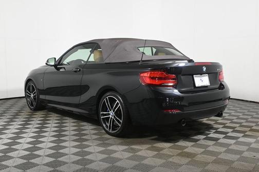 Black Sapphire Metallic 2019 BMW M240 i