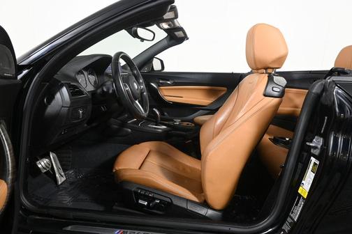 Black Sapphire Metallic 2019 BMW M240 i