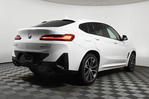 2022 BMW X4 xDrive30i