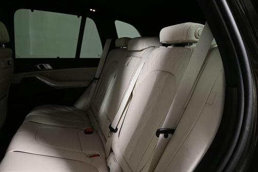 Green 2026 BMW X5 xDrive40i