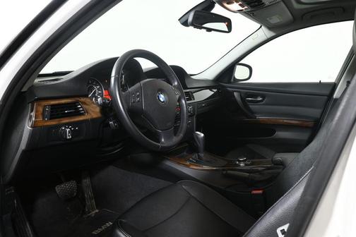 Alpine White 2011 BMW 328 i