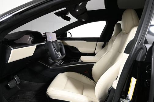 2022 Tesla Model S Plaid