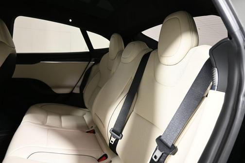2022 Tesla Model S Plaid