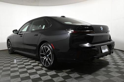 2024 BMW 740 i xDrive
