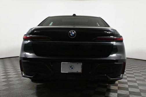 2024 BMW 740 i xDrive