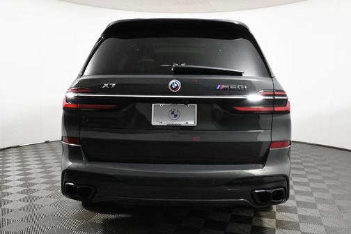 2023 BMW X7 M60i