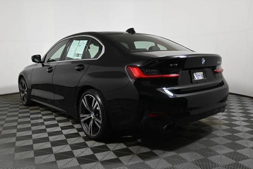 2021 BMW 330e xDrive