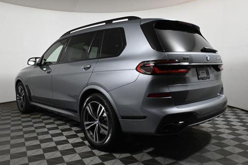 2025 BMW X7 M60i
