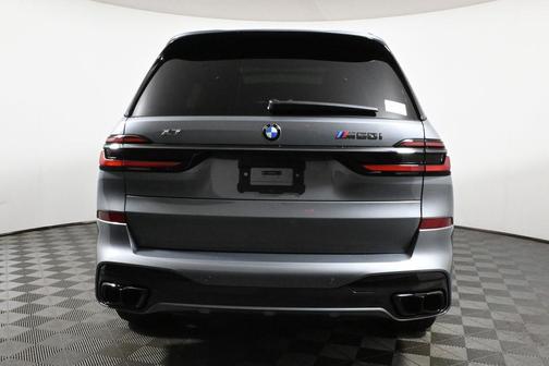 2025 BMW X7 M60i