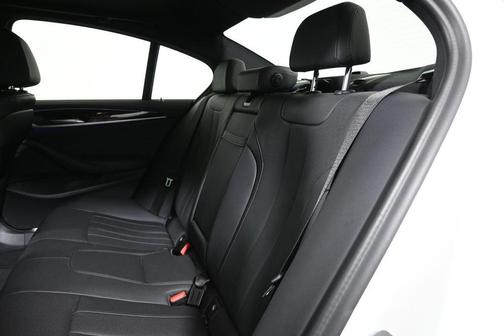 Alpine White 2021 BMW 540 i xDrive